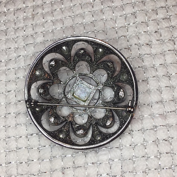 Pin - Picture 2 of 2